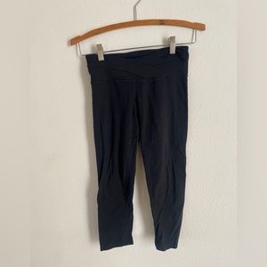 Lululemon black leggings size 6